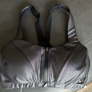 Victoria’s Secret Knockout Sport Bra, Size 36DD, Silver/Grey, New w/o Tags